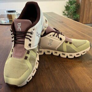 On Cloud 5 - Women's Size 7.5